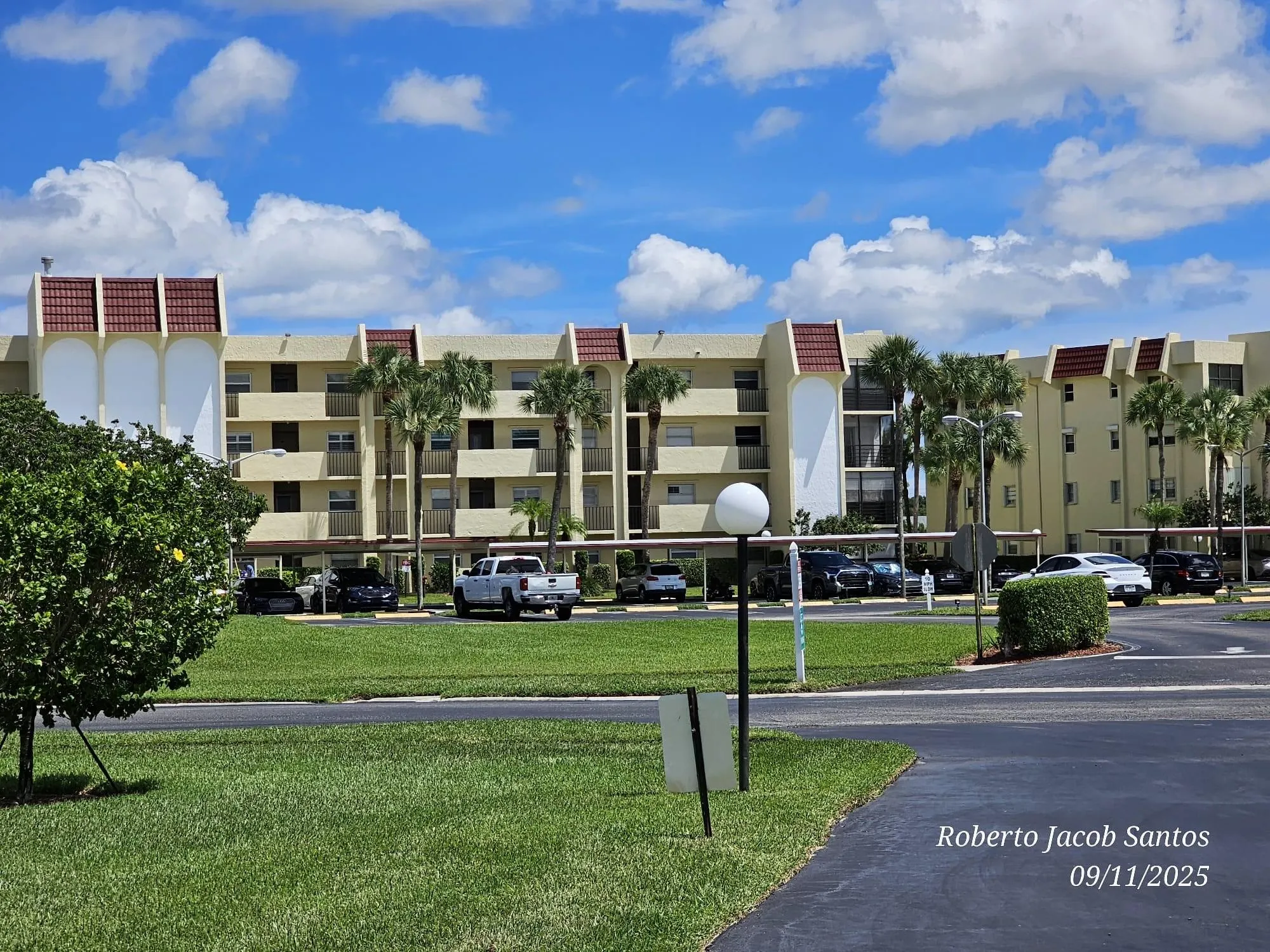 23305 Barwood Ln, #207