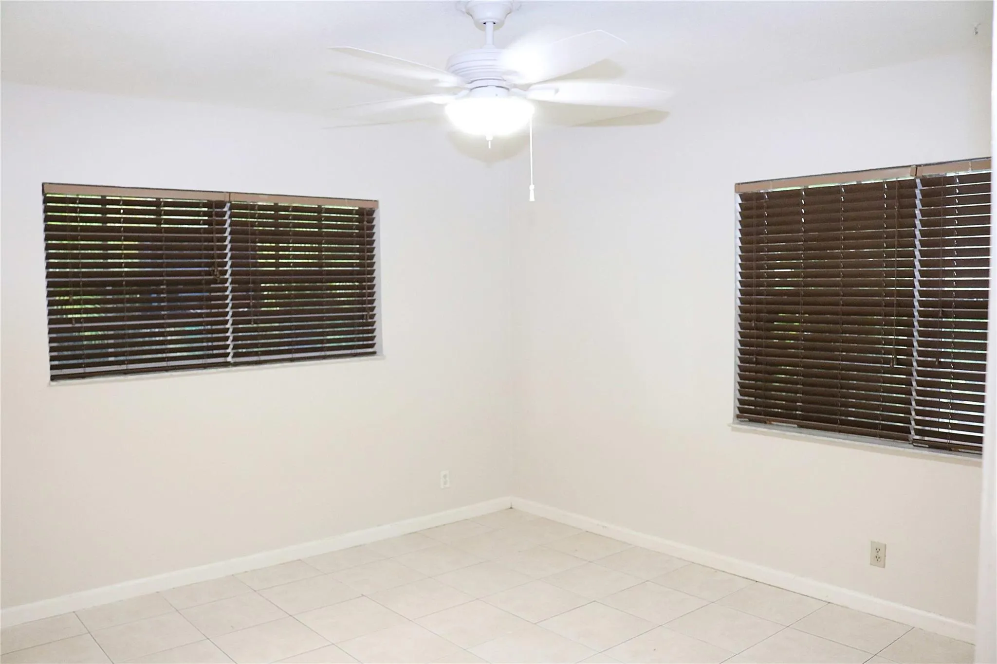 11200 NW 39th St