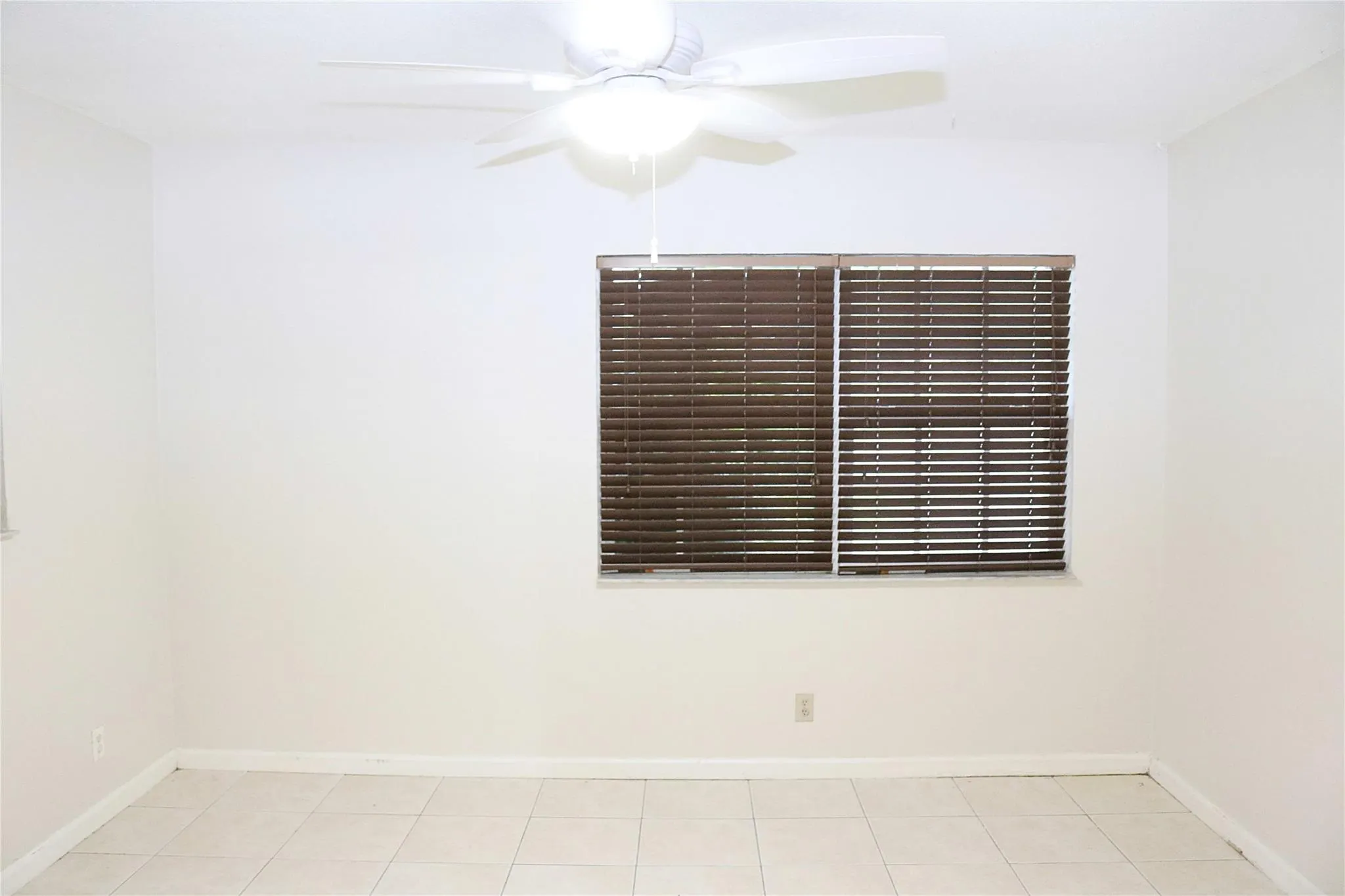 11200 NW 39th St