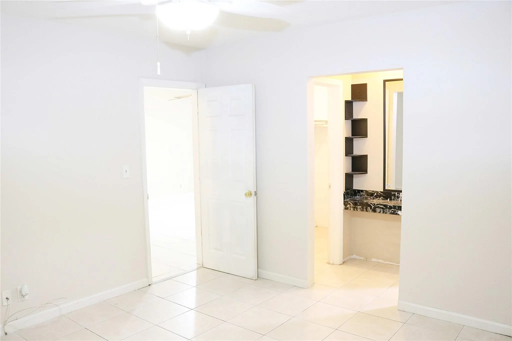 11200 NW 39th St