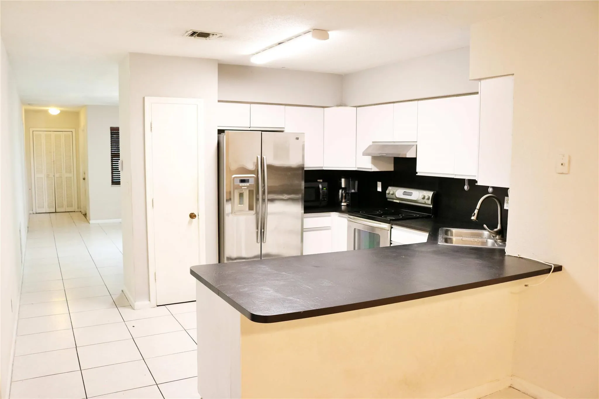 11200 NW 39th St