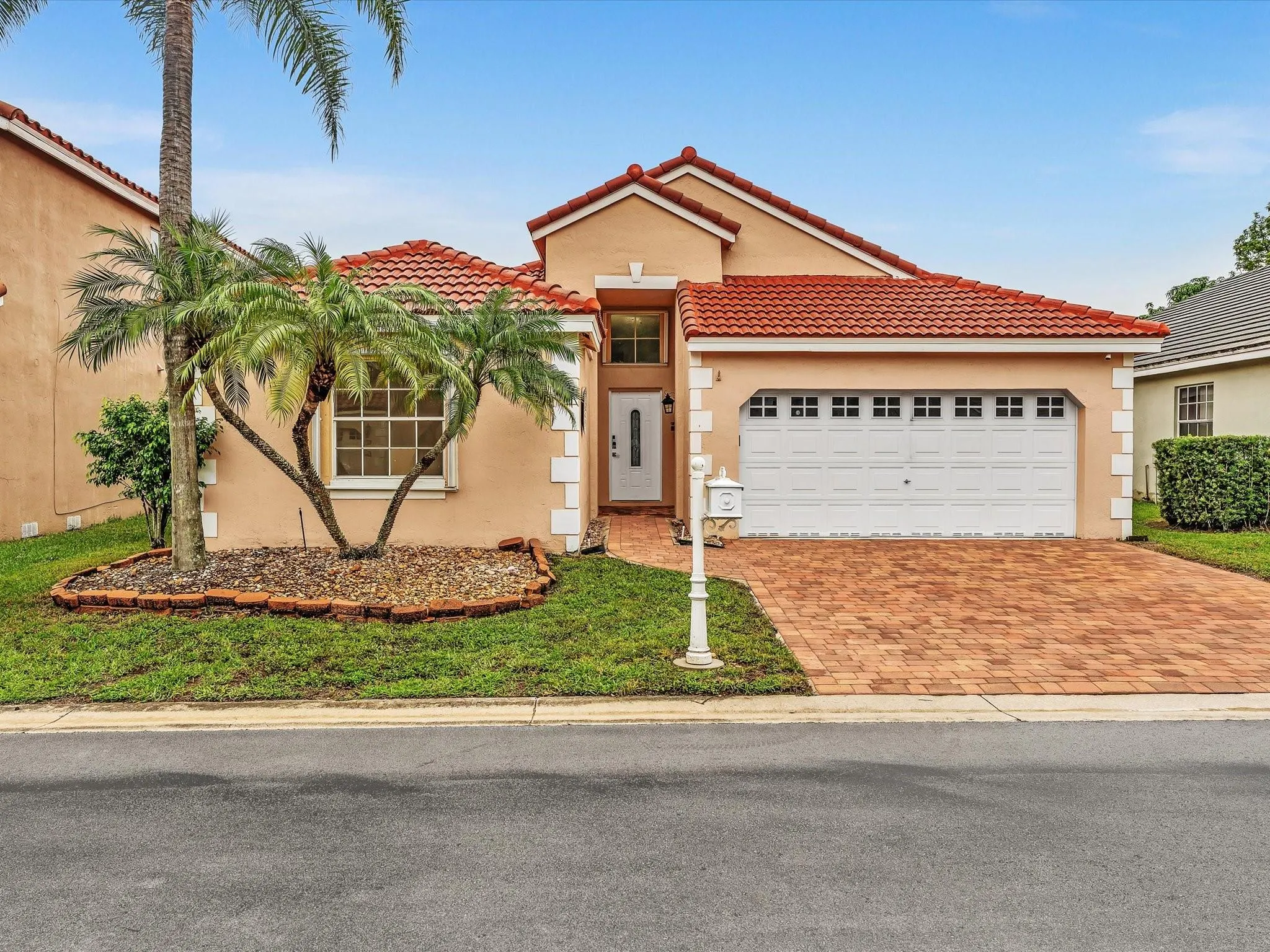 255 Somerset Way