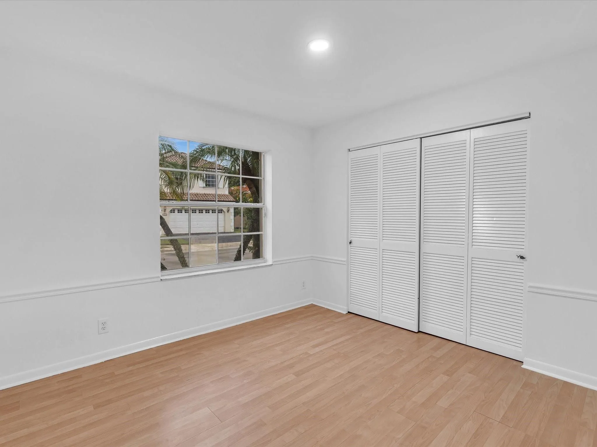 255 Somerset Way