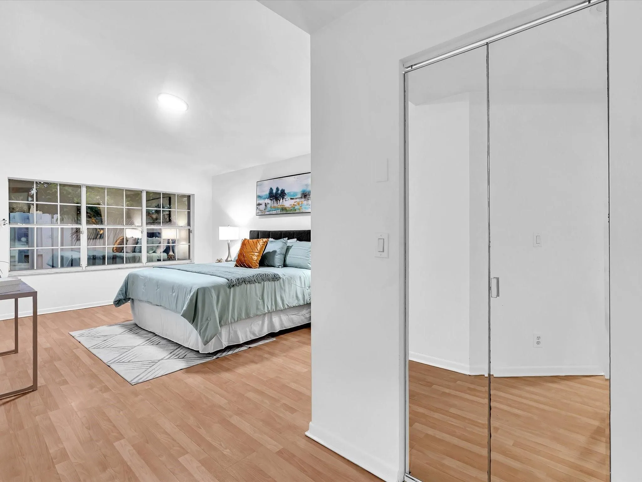 255 Somerset Way