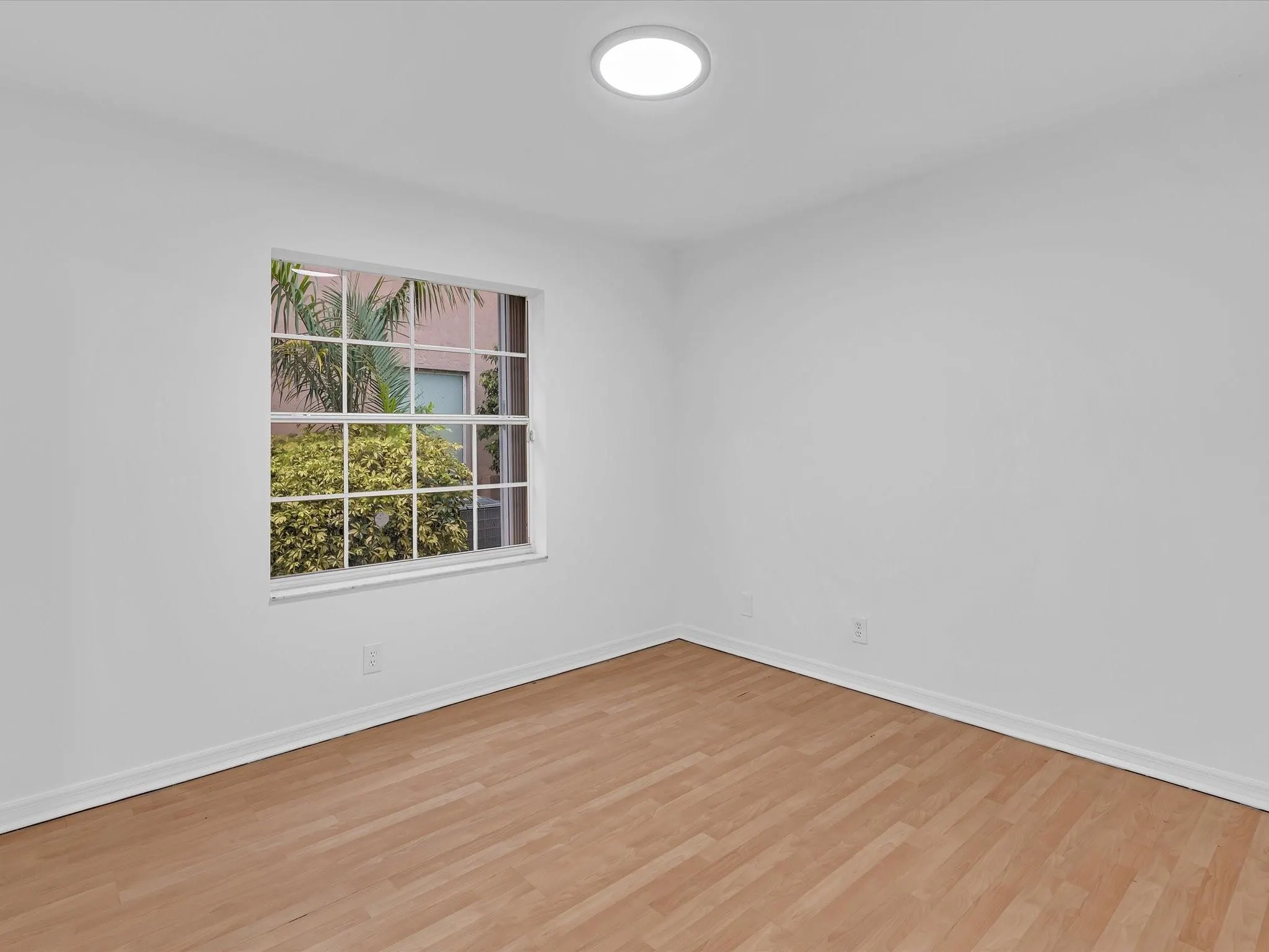 255 Somerset Way