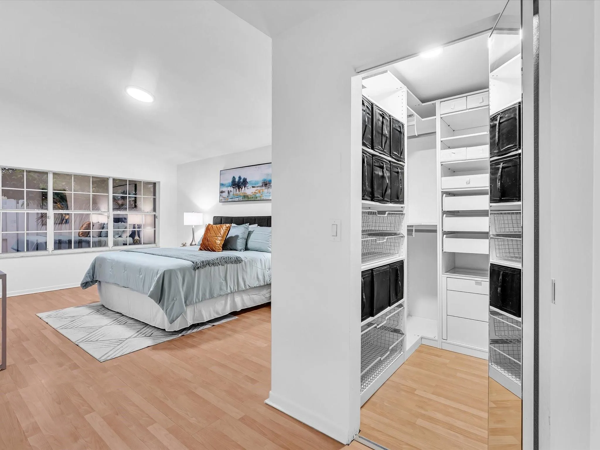 255 Somerset Way