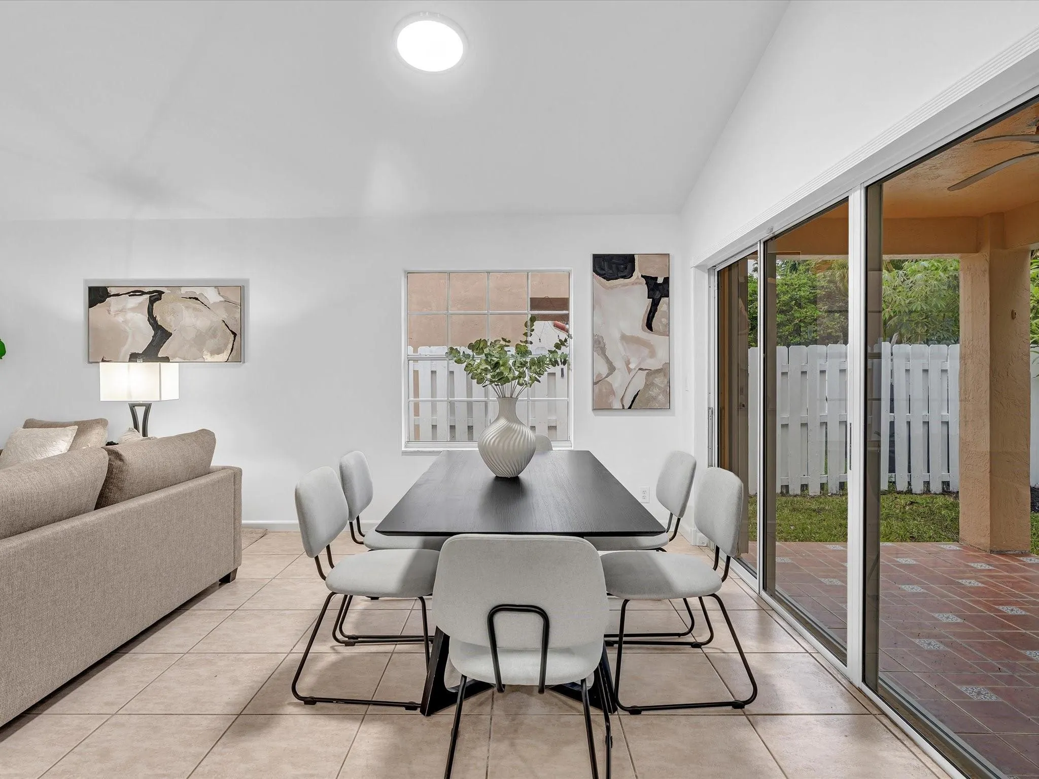 255 Somerset Way