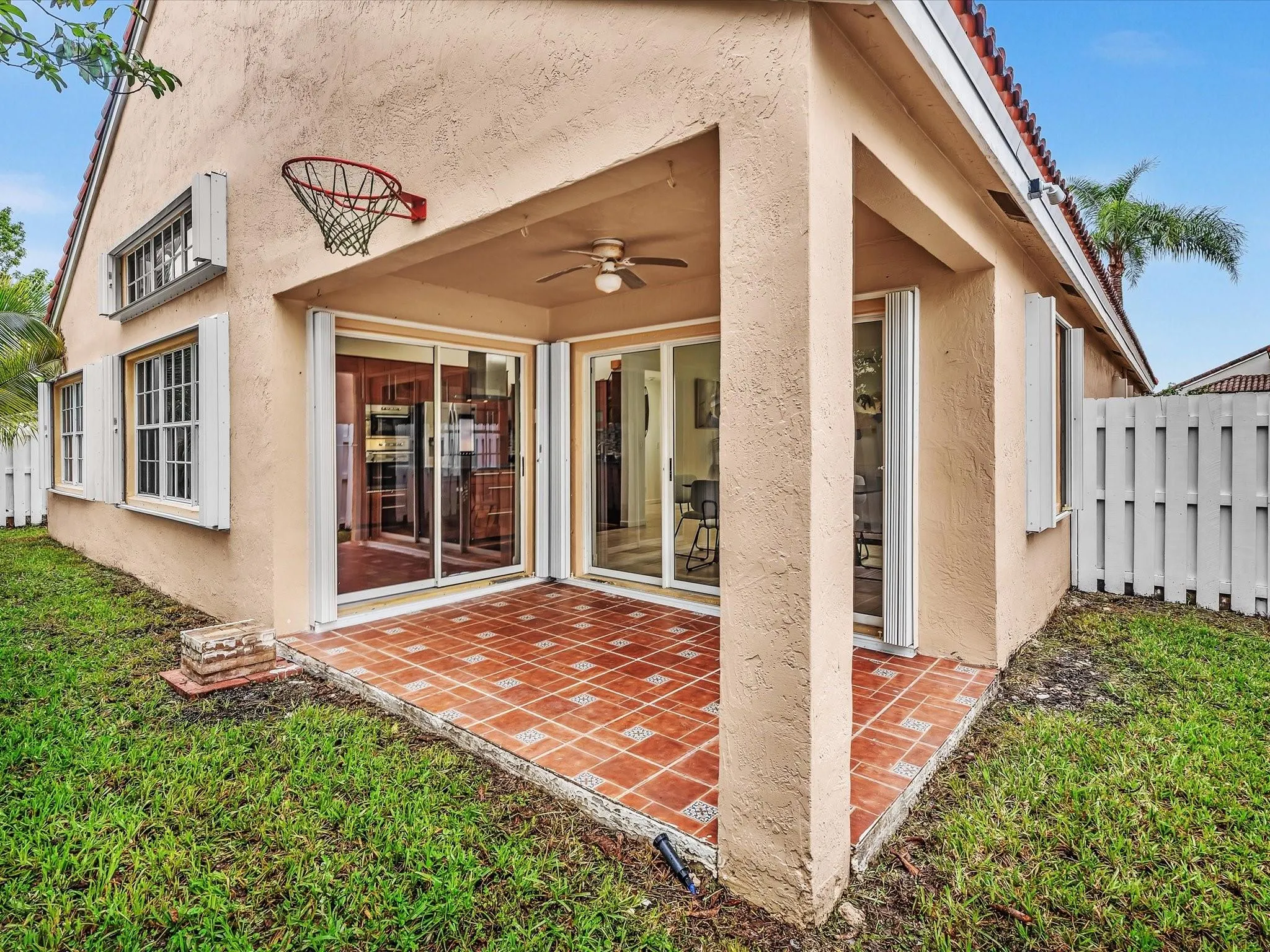 255 Somerset Way