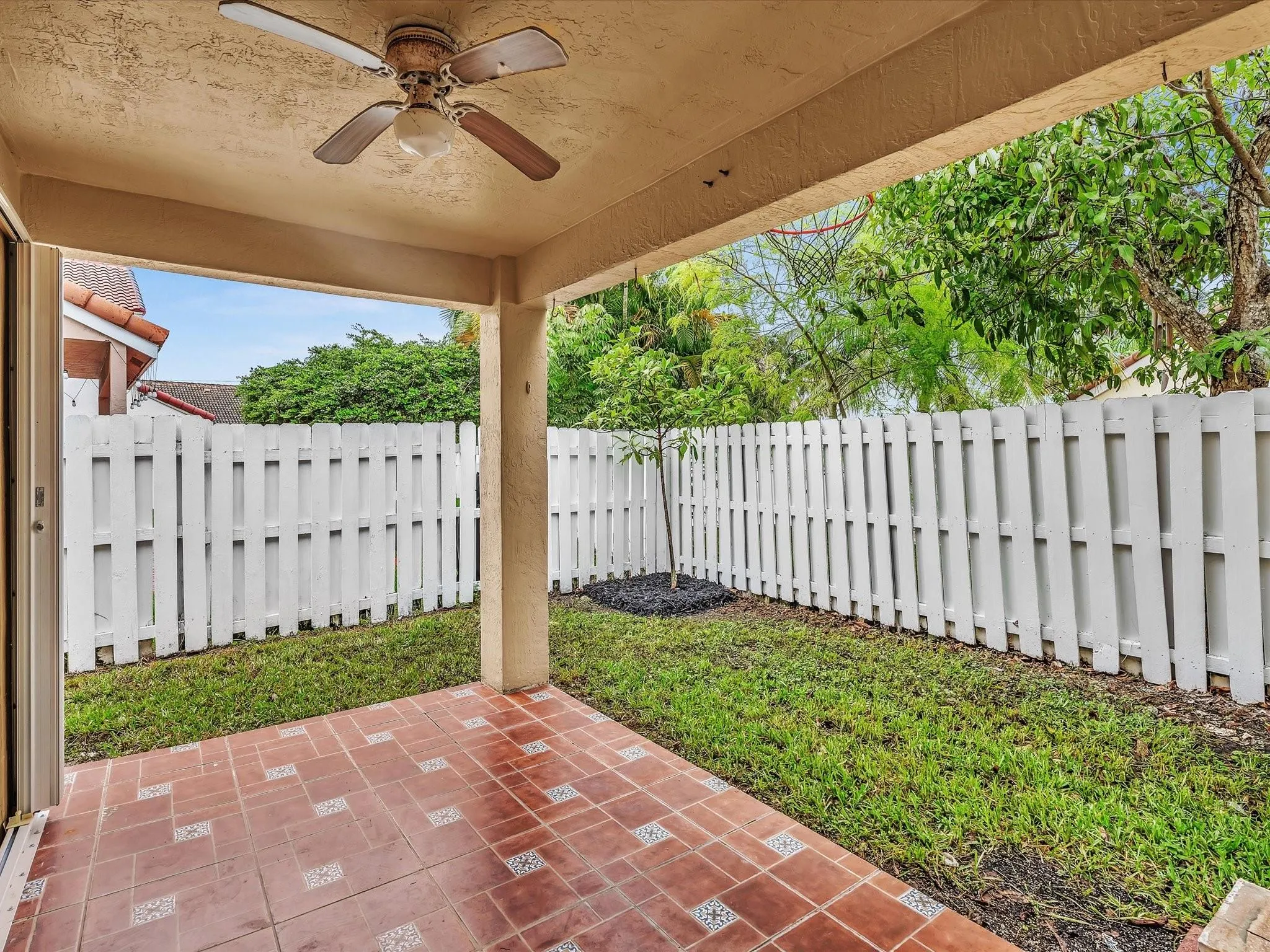 255 Somerset Way