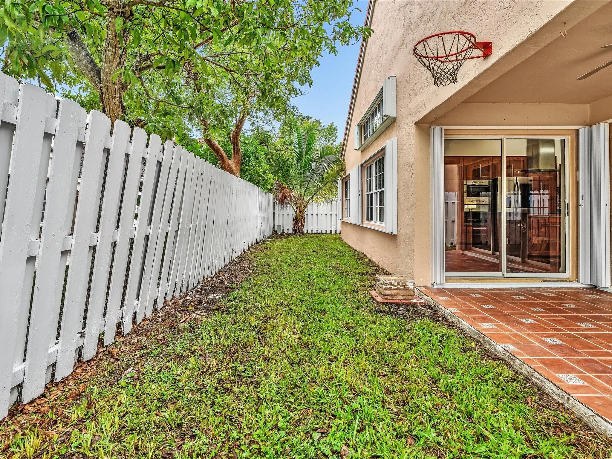 255 Somerset Way