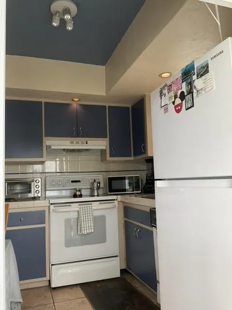 3300 NE 10th Ter, #61