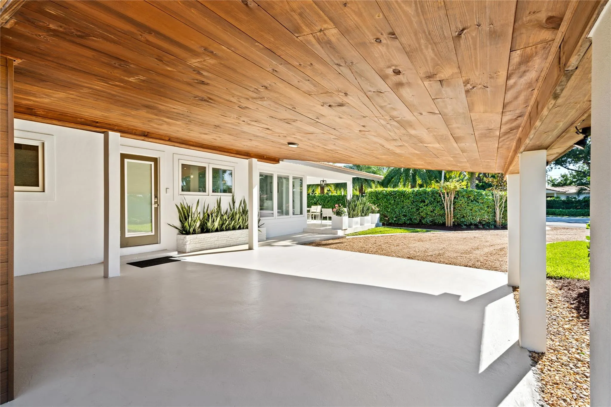 2600 NE 26th Ave