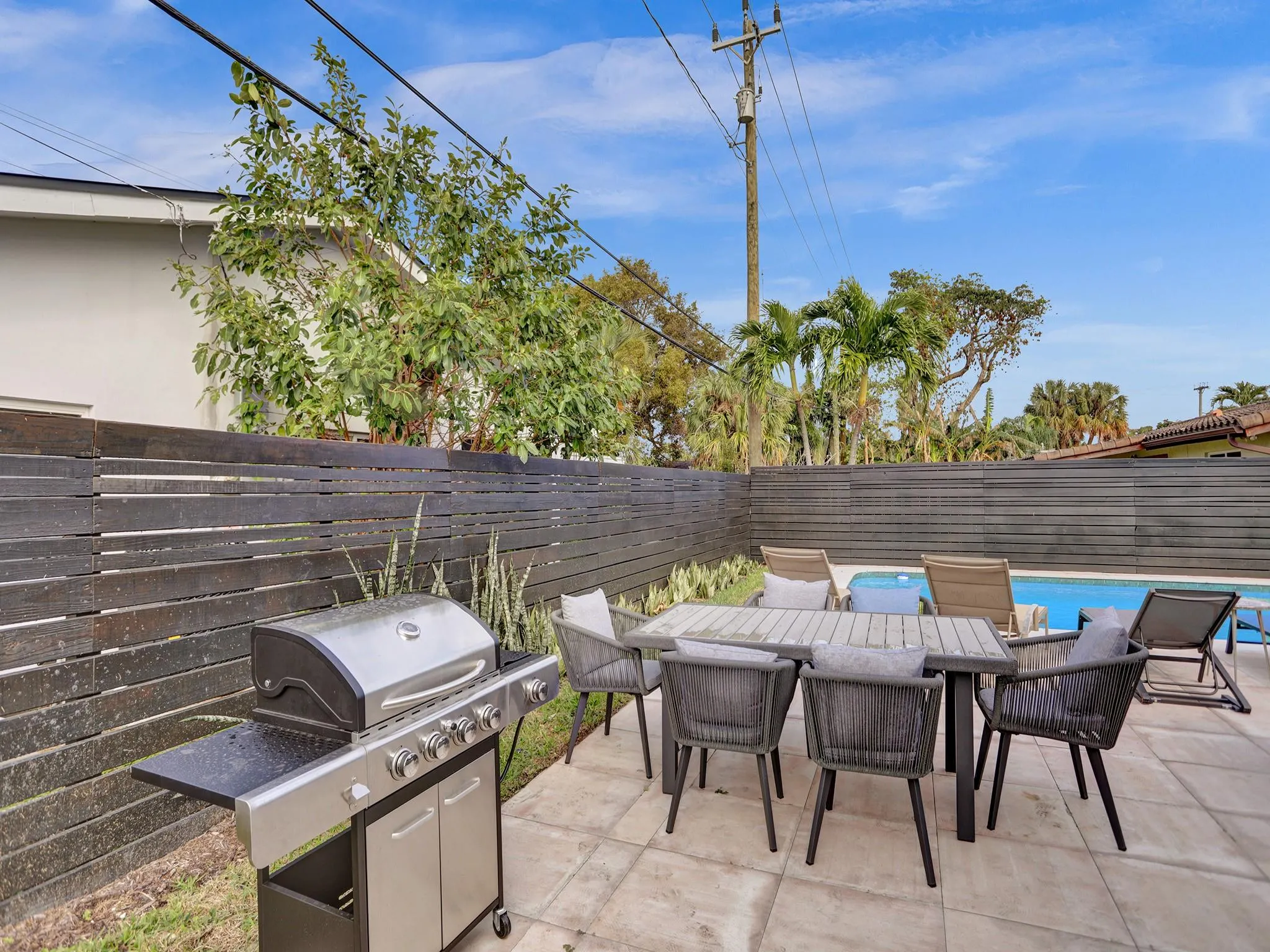 5501 NE 18th Ter