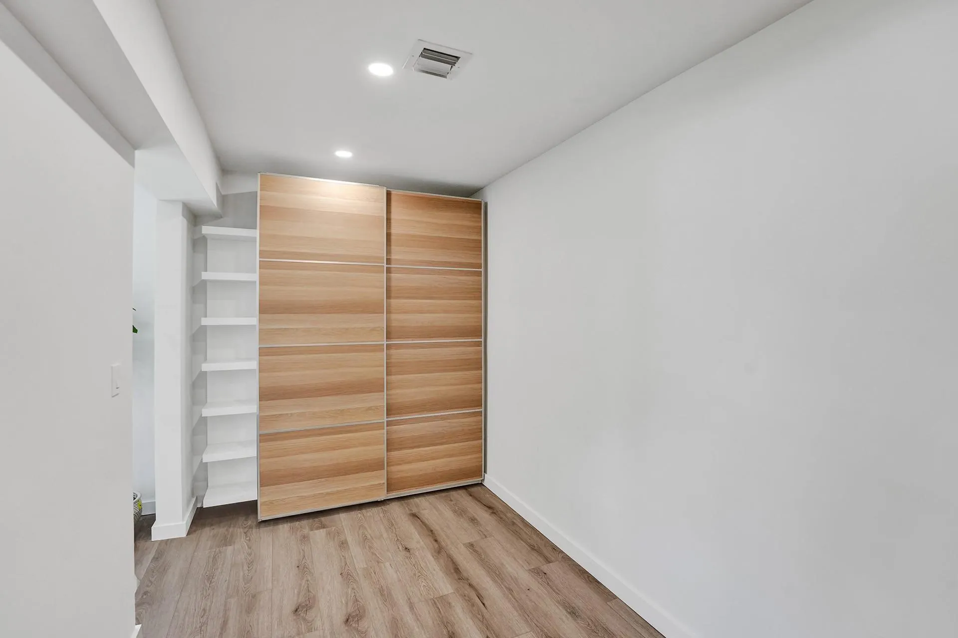 5501 NE 18th Ter