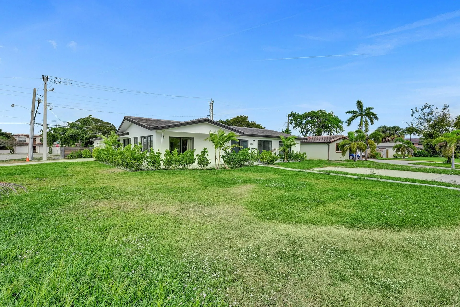 5501 NE 18th Ter