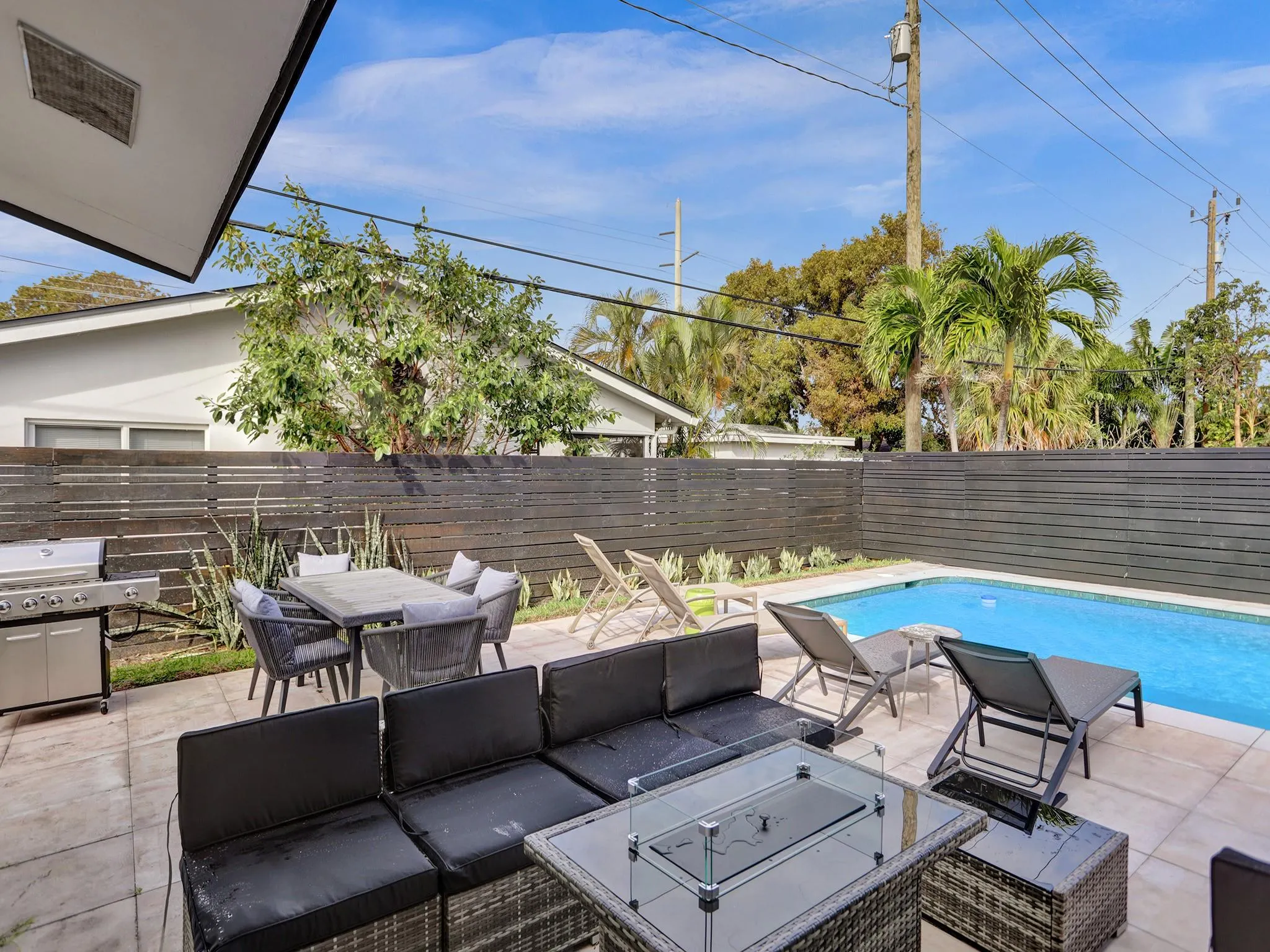 5501 NE 18th Ter