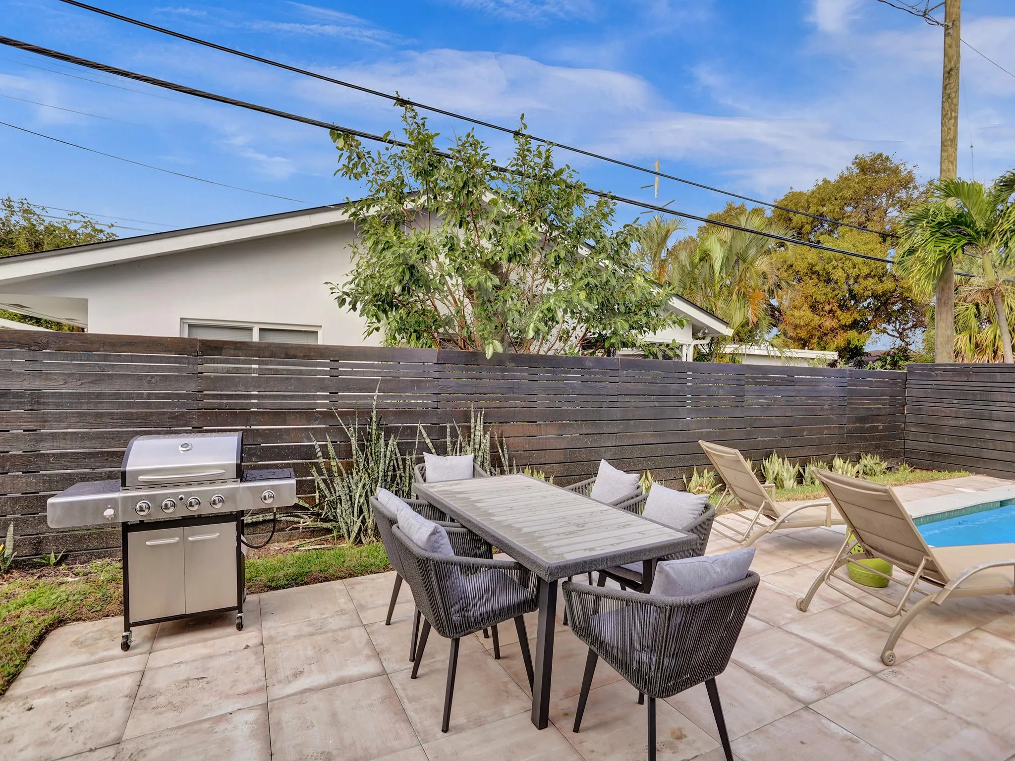 5501 NE 18th Ter