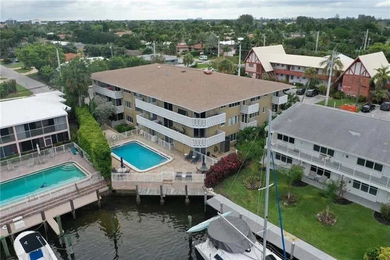 3220 Bayview Dr, #102