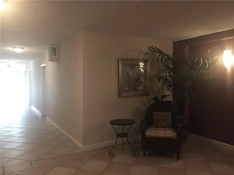 3220 Bayview Dr, #102