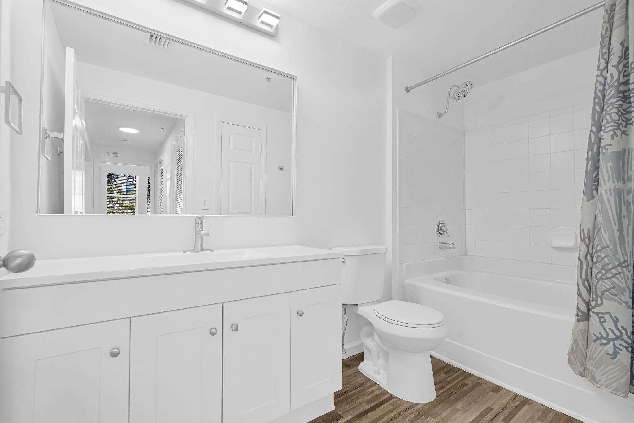 533 NE 3rd Ave, #230