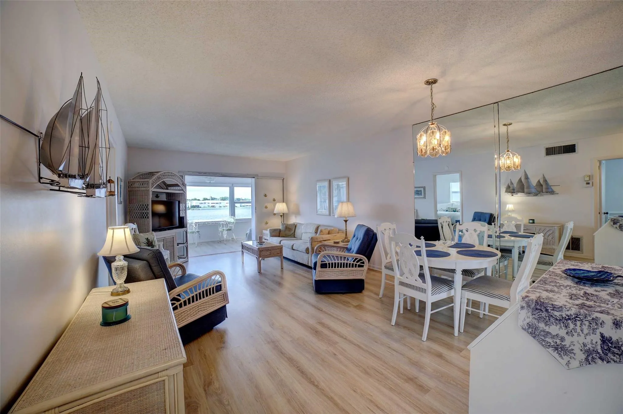1801 Ocean Dr, #201