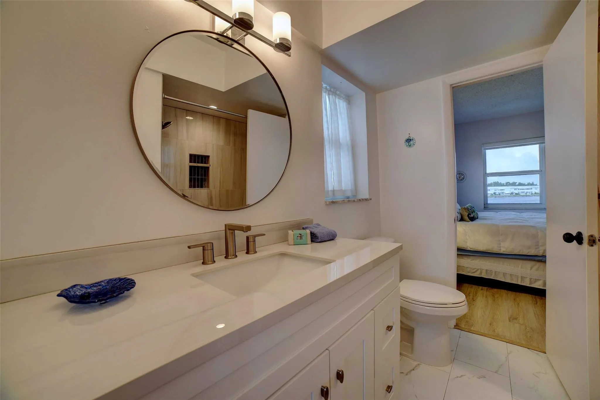 1801 Ocean Dr, #201