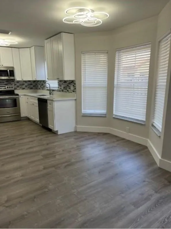 208 MAGNOLIA AVE
