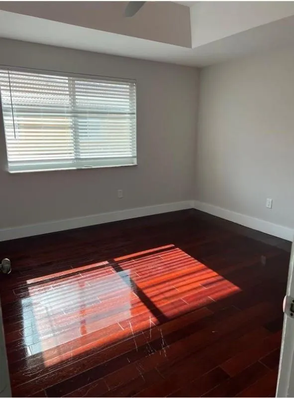 208 MAGNOLIA AVE