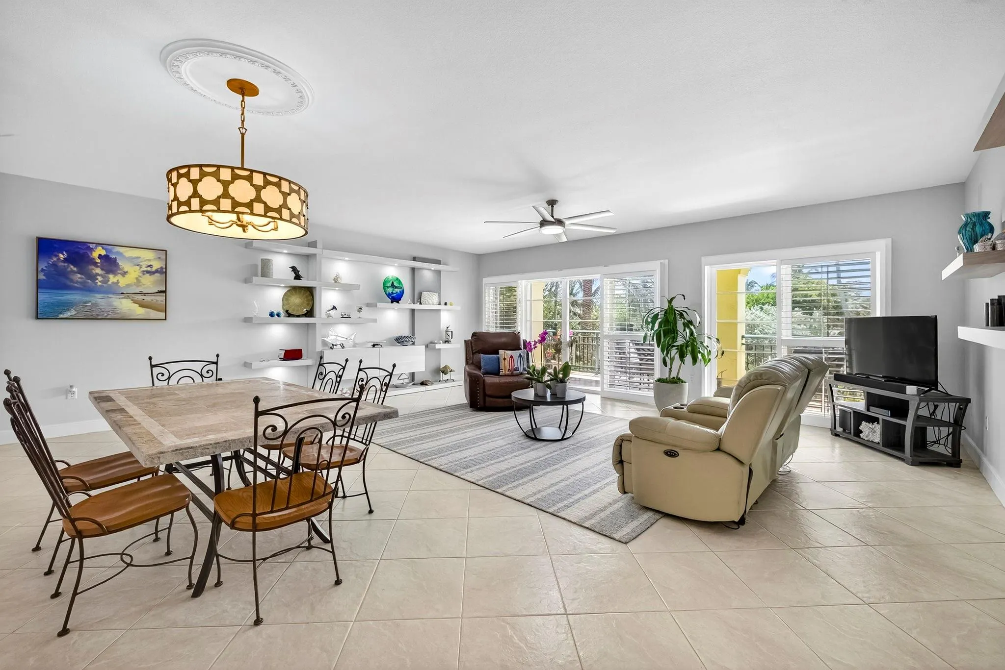 1228 Hillsboro Mile, #203