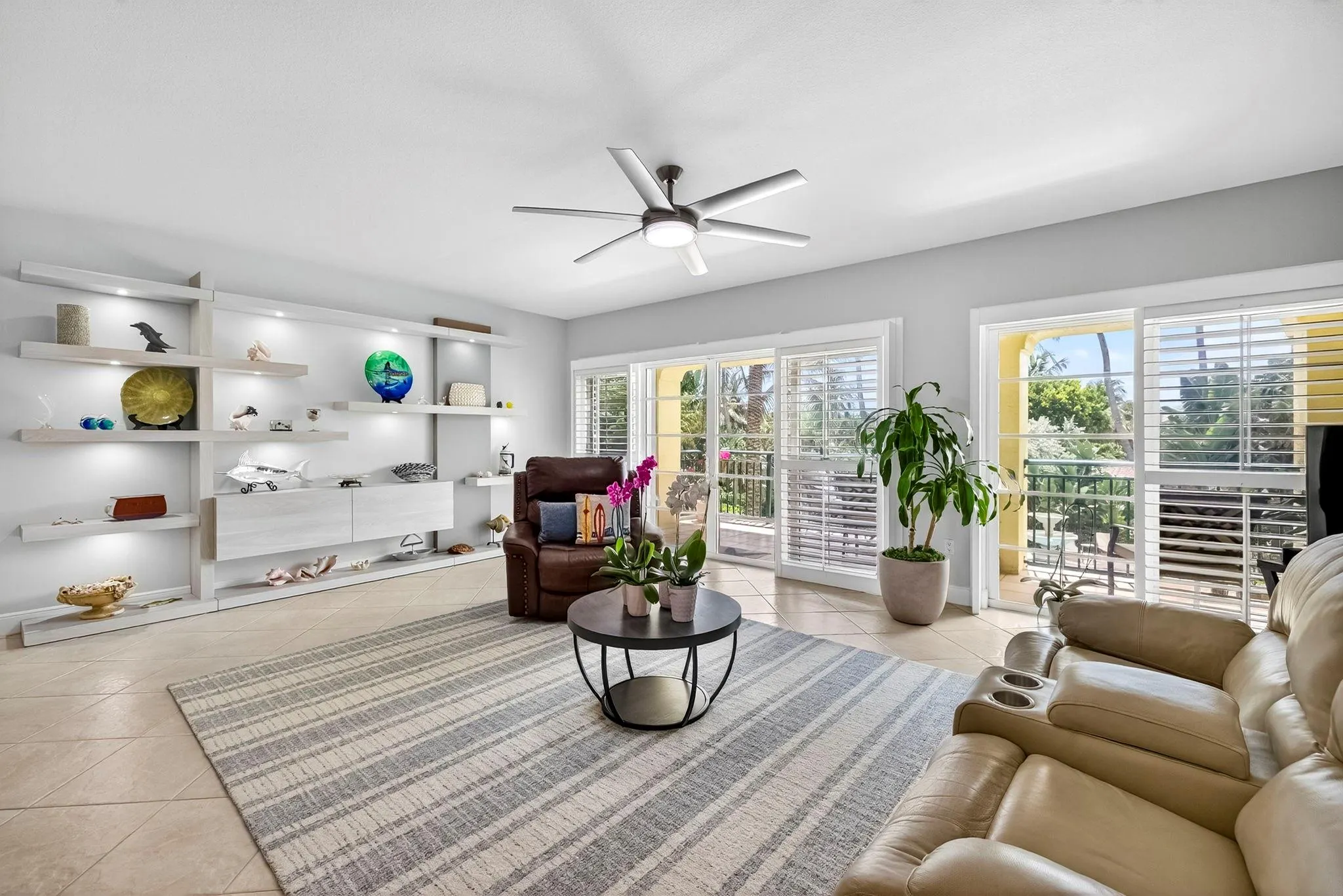 1228 Hillsboro Mile, #203