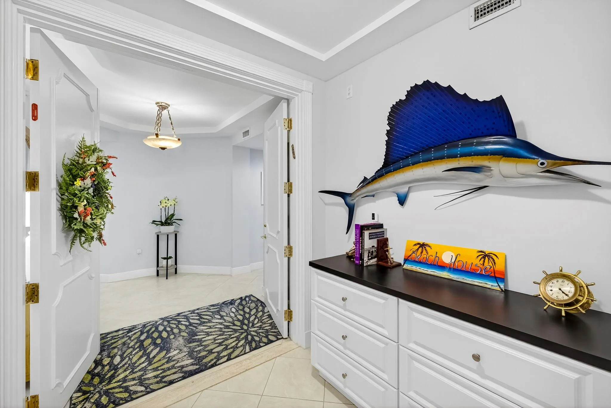 1228 Hillsboro Mile, #203