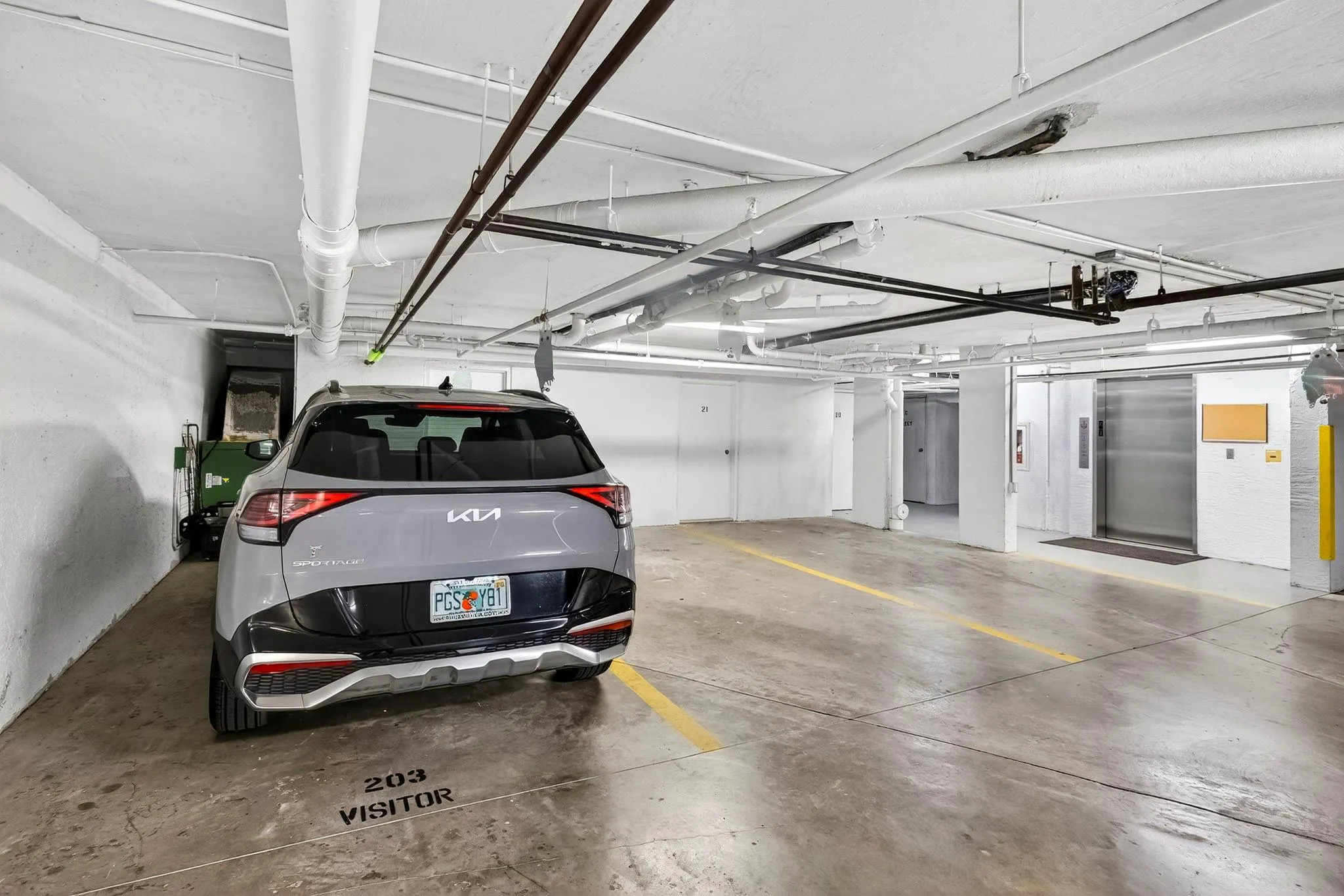 1228 Hillsboro Mile, #203