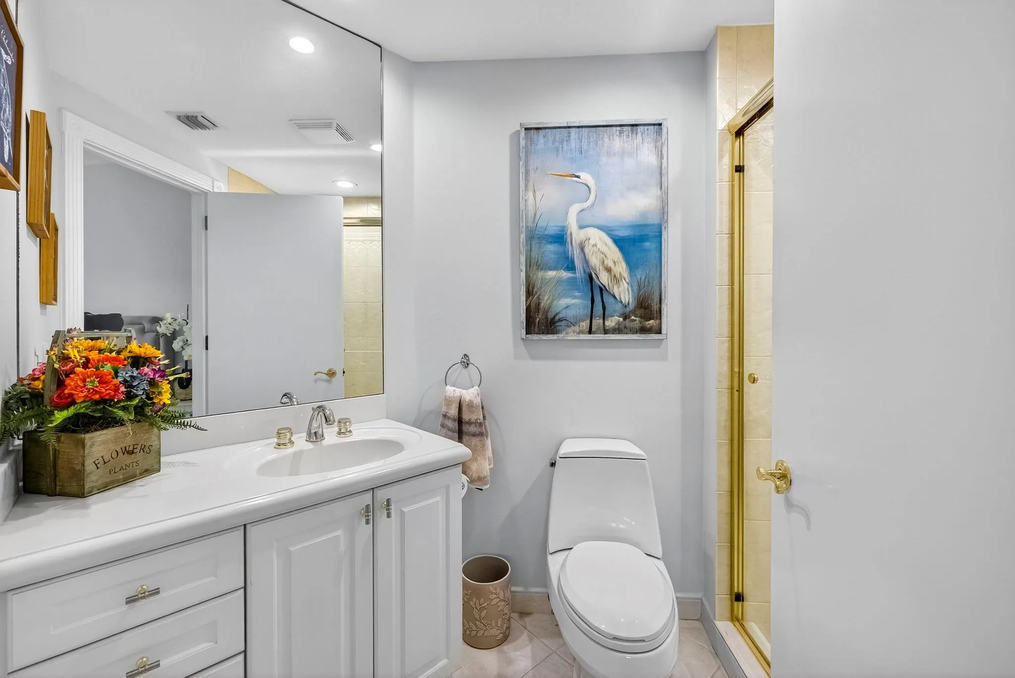 1228 Hillsboro Mile, #203