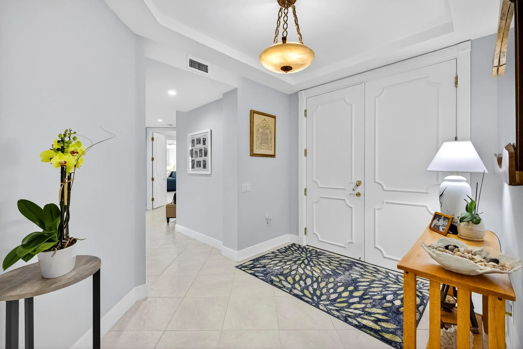 1228 Hillsboro Mile, #203
