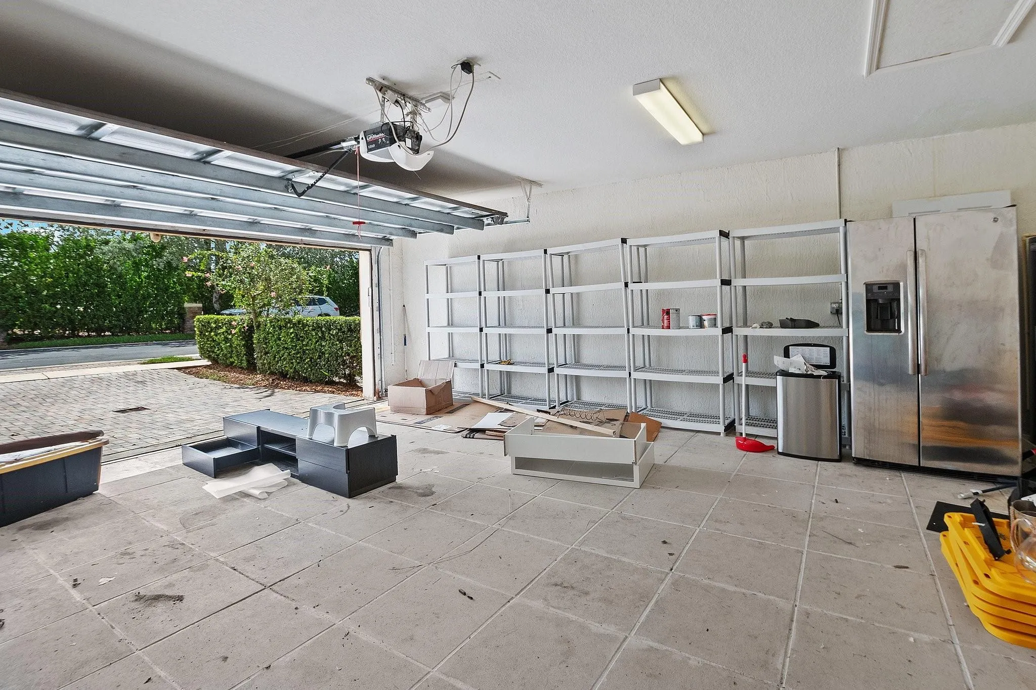 816 W Village Cir