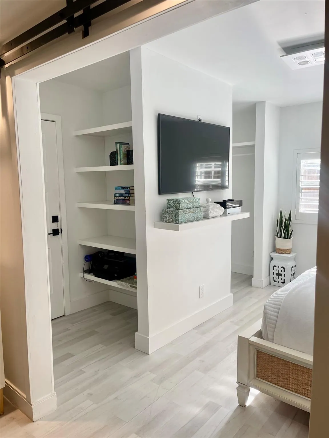 1405 Miami Rd, #9