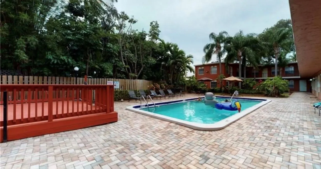 1405 Miami Rd, #9