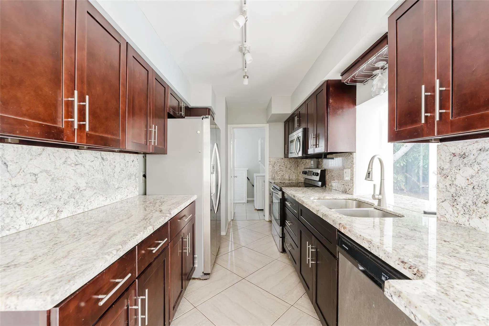 919 SE 17th St