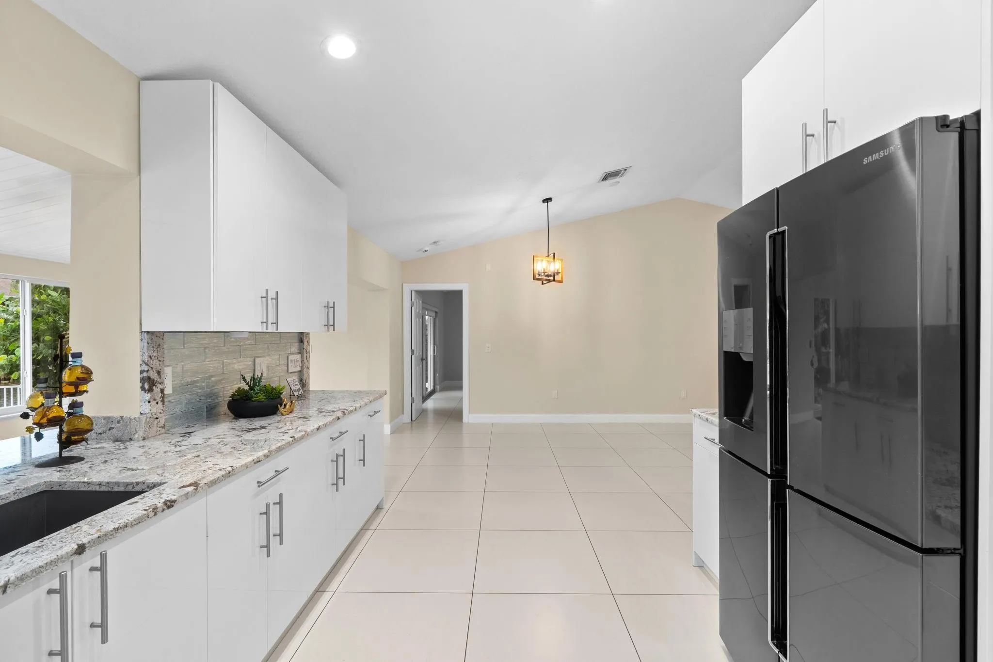 1412 NE 53rd Ct
