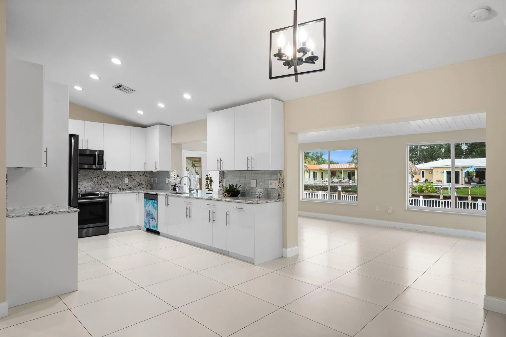 1412 NE 53rd Ct