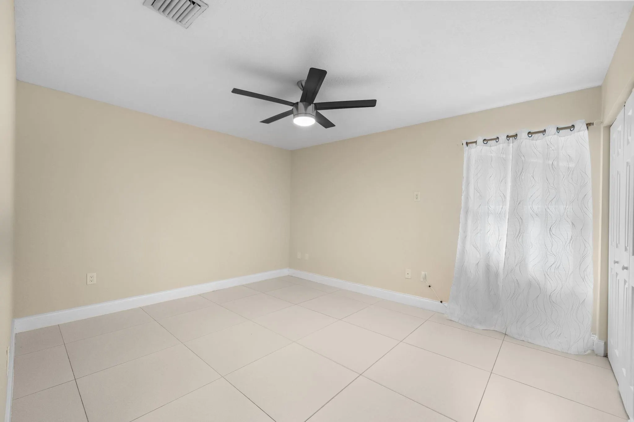 1412 NE 53rd Ct