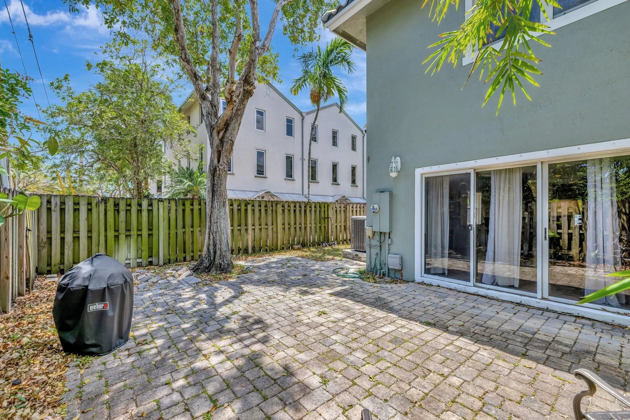 808 4th Ave