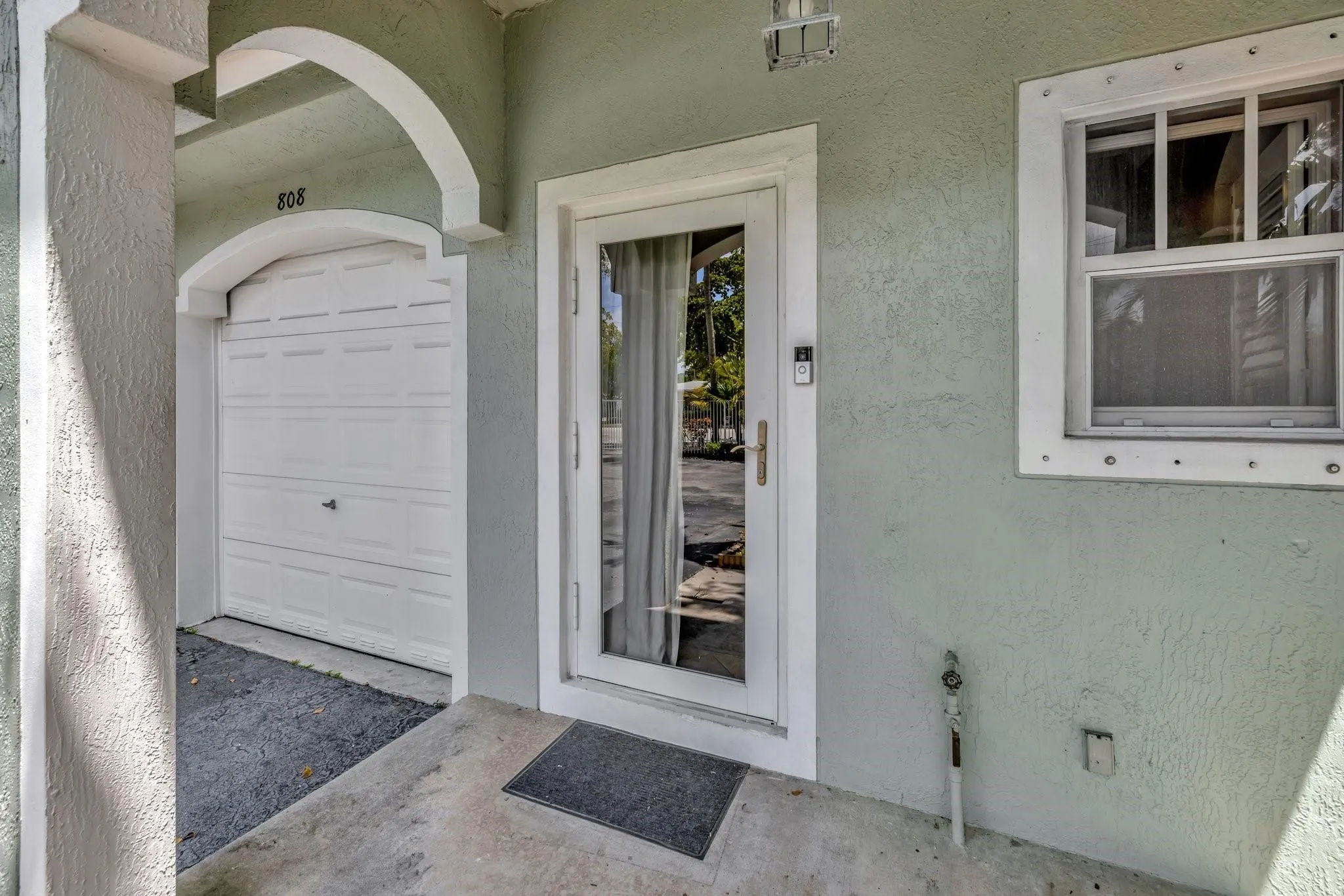 808 4th Ave