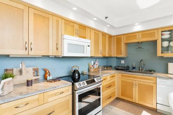 2300 NE 33rd Ave, #602