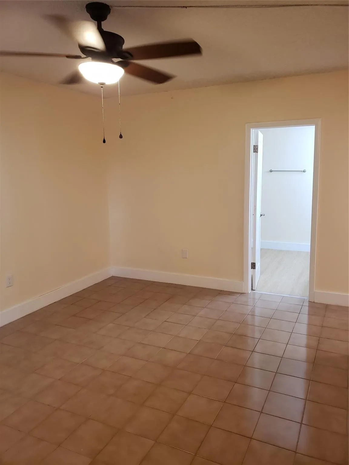 750 NE 199th St, #H-106