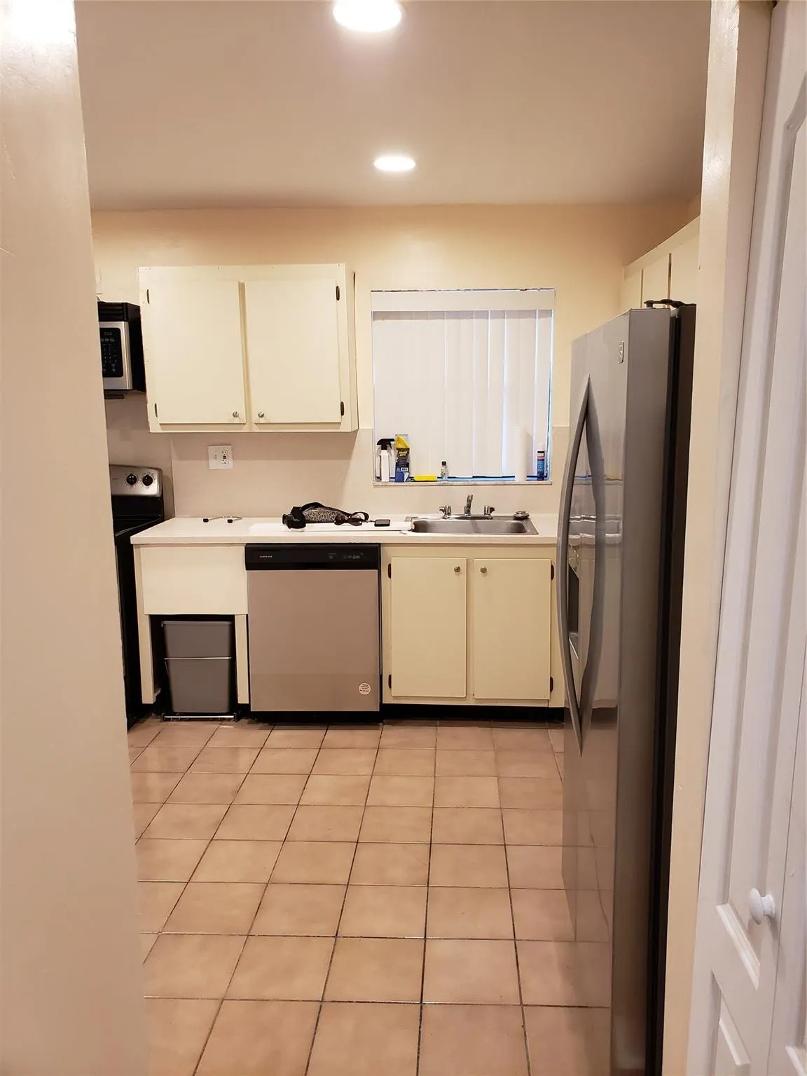 750 NE 199th St, #H-106