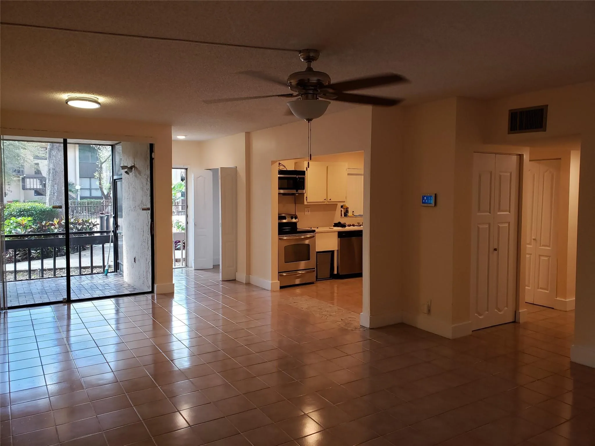 750 NE 199th St, #H-106