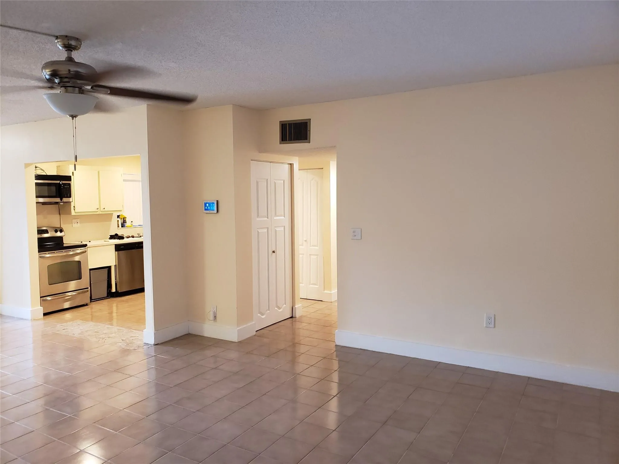 750 NE 199th St, #H-106
