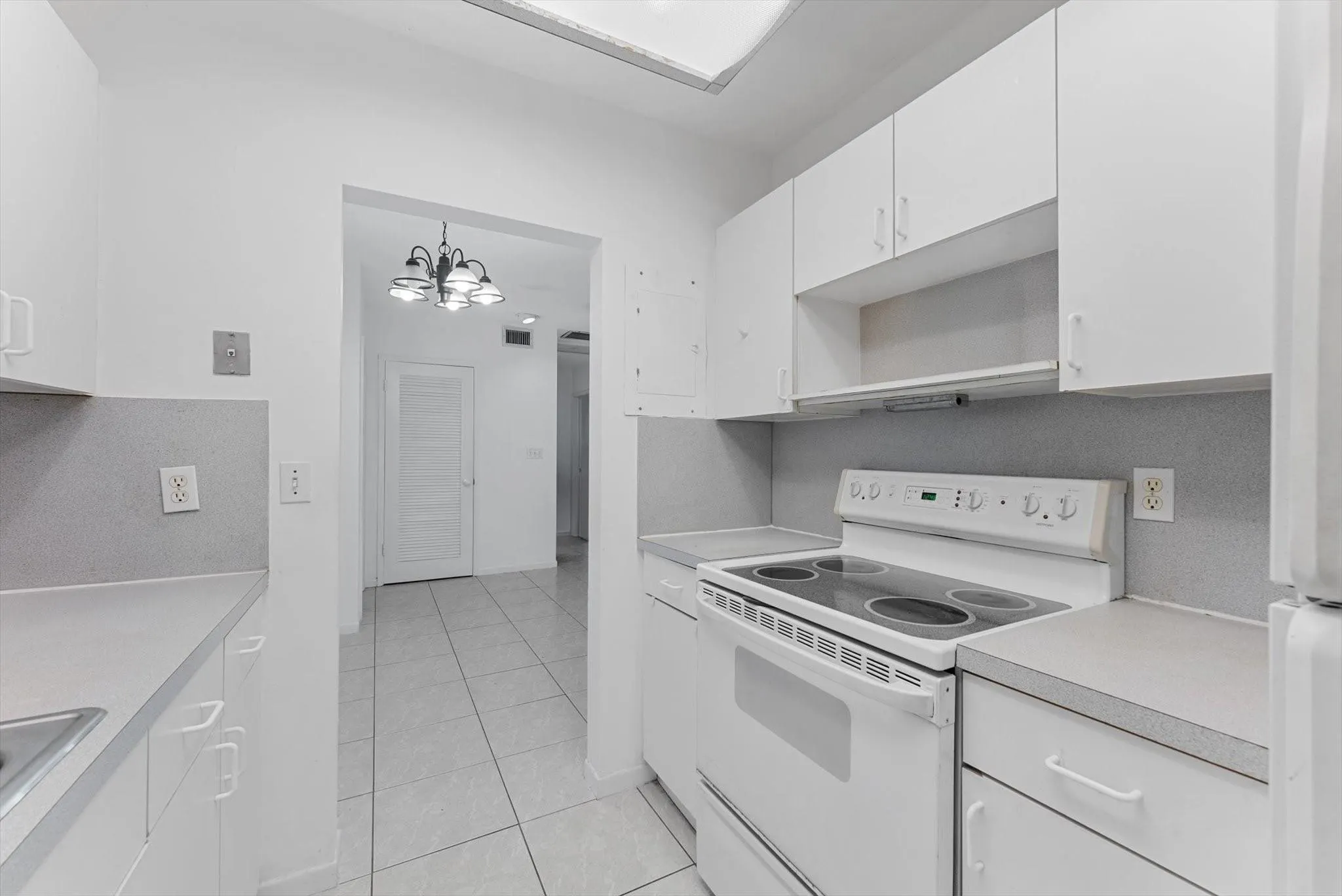 9089 Thunderbird Drive