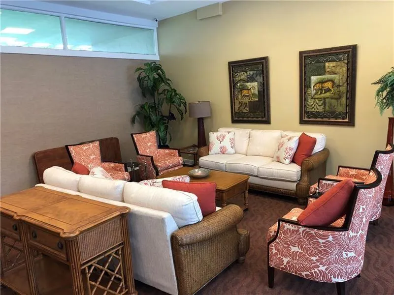 1319 E Hillsboro Blvd, #609